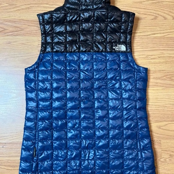 The North Face Vest Adult Small Blue Black Quilted Thermoball Eco Womens - Picture 7 of 9